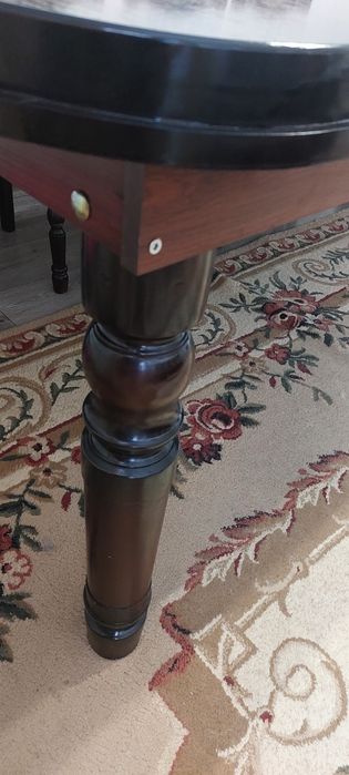 Стол со стульями