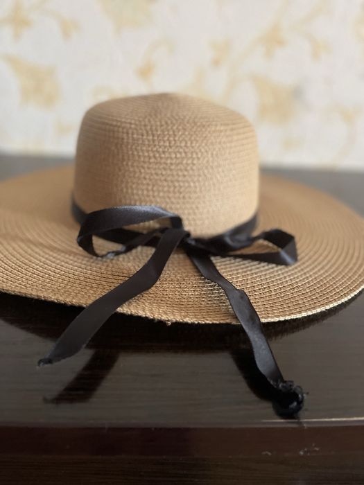 Шляпа с широкими полями