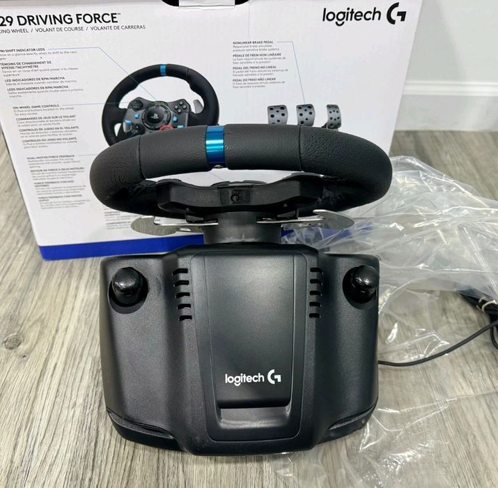 Logitech G29 + педали като нови, много малко използвани