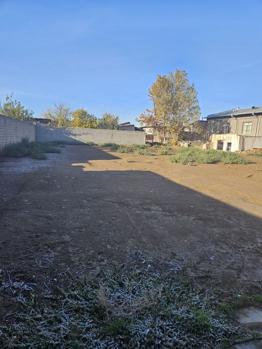 Дӯрмон марказида 12,6  сотих ер участкаси сотилади.