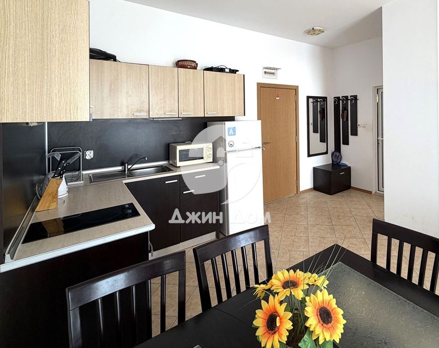 Продава се Тристаен апартамент в к.к. Слънчев бряг - 78 кв.м за 850 €/кв.м - Снимка #2