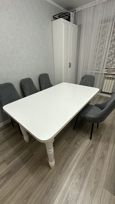 Продам стол и стулья