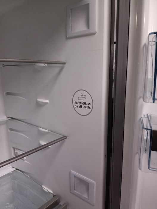 Иноксов комбиниран хладилник с фризер Сименс Siemens 2 години гаранция