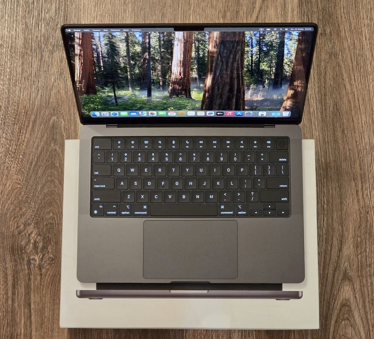 MacBook Pro 14 M4 16/1TB новый, 2 цикла
