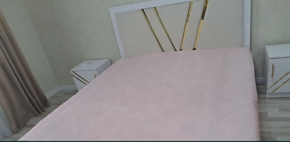 Срочно продается стеганное новое покрывало для 2ух спальной кровати