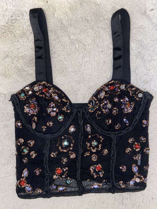 Top select cu pietre