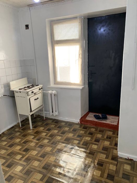 Chilonzor 22 kvartaldan 1 xona galeriyka sotiladi
