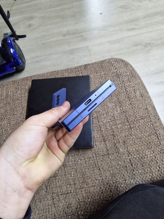 Samsung Galaxy Z Fold 6 Navy – Ca NOU (Baterie 100%, Activat Oct. 2025