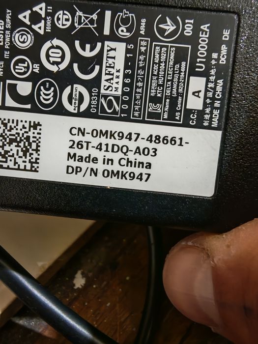 оригинален захранващ адаптер (зарядно) за лаптоп Dell, модел DA90PM1112