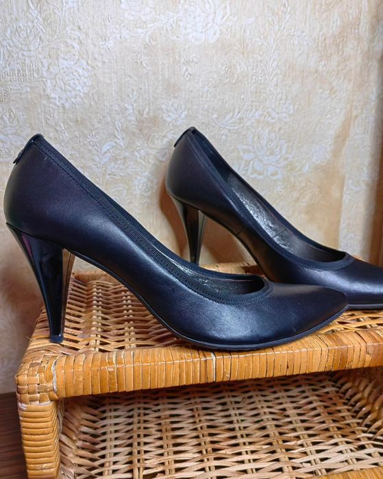 Дамски елегантни обувки на ток, 39 номер, 10€