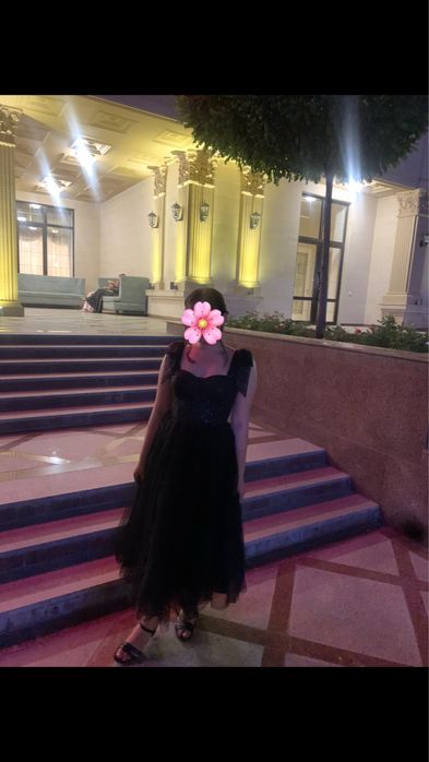 Черное праздничное платье