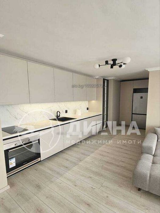 Продава се Двустаен апартамент в Пловдив, Кършияка - 80 кв.м за 2000 €/кв.м - Снимка #1