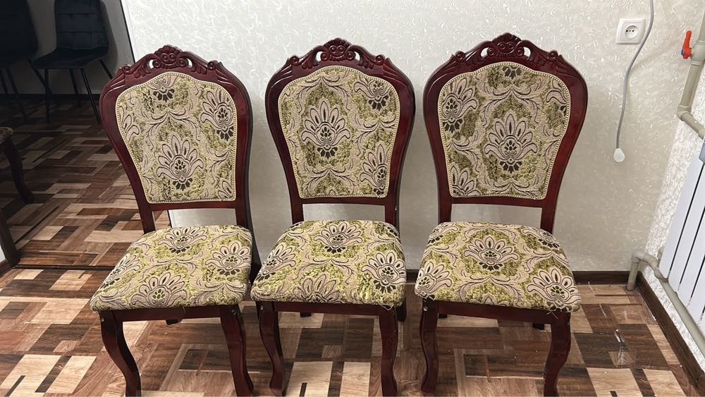 Комплект Стол и 8 стульев