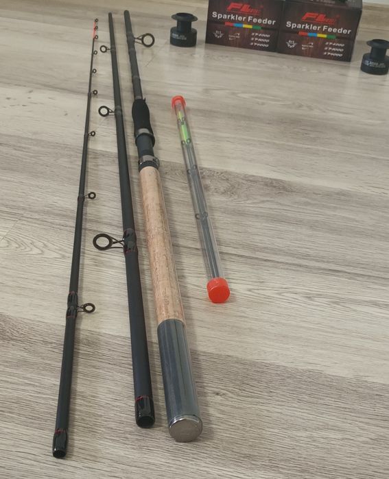 SET 2 Feedere FL Aqua Feeder 3.90 + 2 Mulinete FL Sparkler 6000