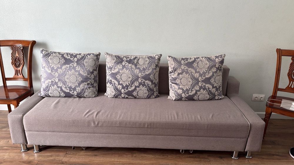 Продам диван в хорошем состоянии