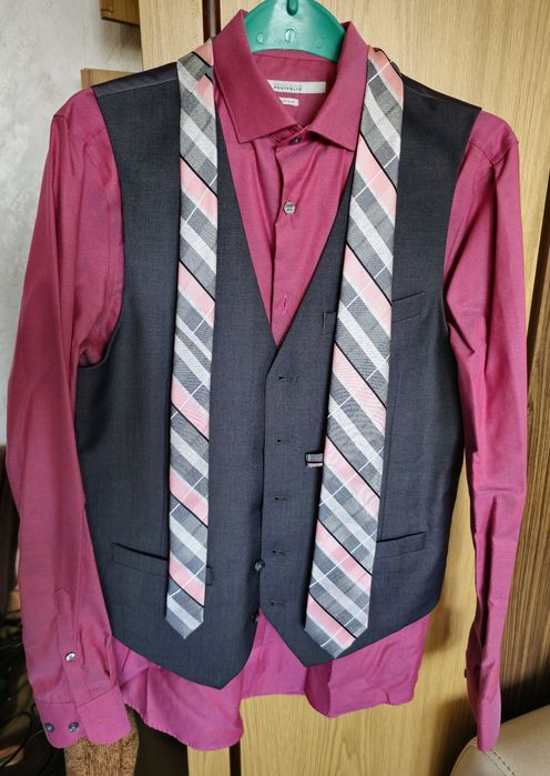 Комплект жилетка,панталон и риза