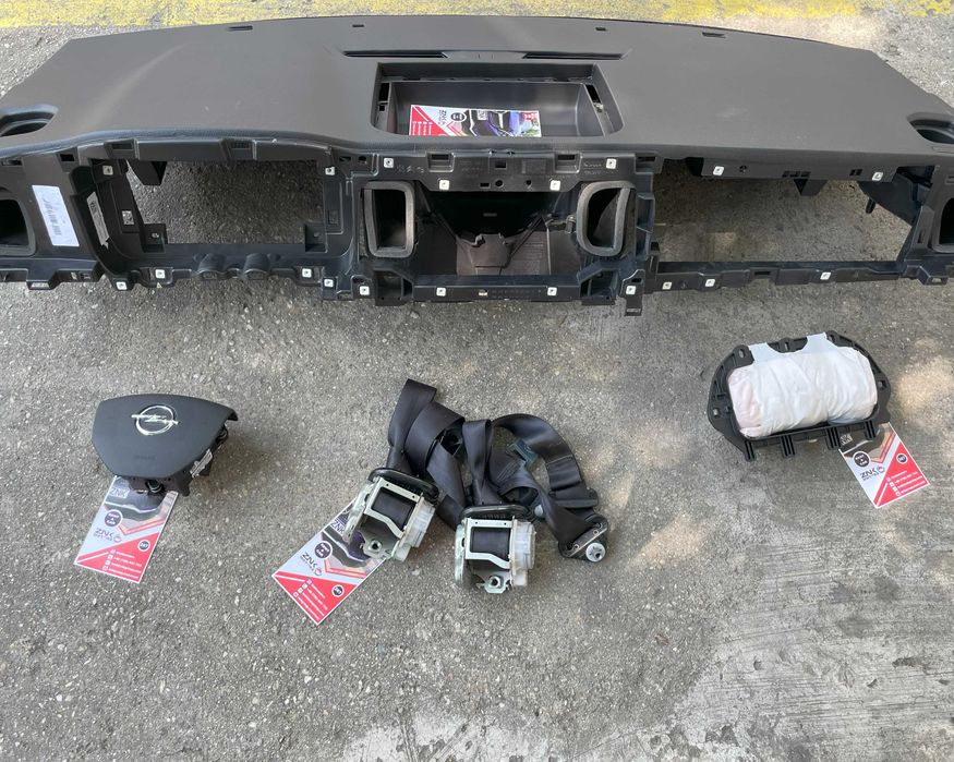 Opel Vivaro - plansa de bord - kit airbag volan pasager - set centuri