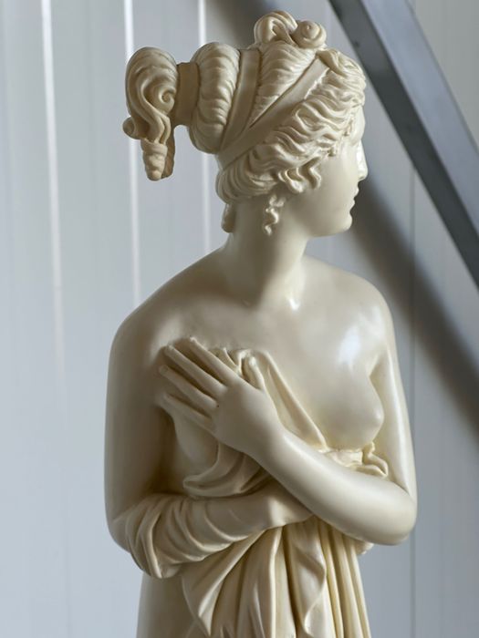 Statuetă „Venus Italica” (Antonio Canova) – Stil Neoclasic