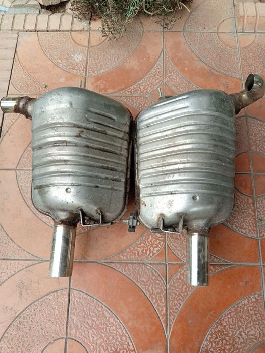 Продаются 2 задние банки, (самовары) от Mercedes W212...