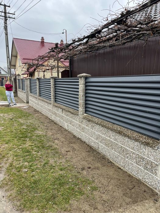 Garduri din sipca metalica, panou tip jaluzele, tabla, plasa si BCA