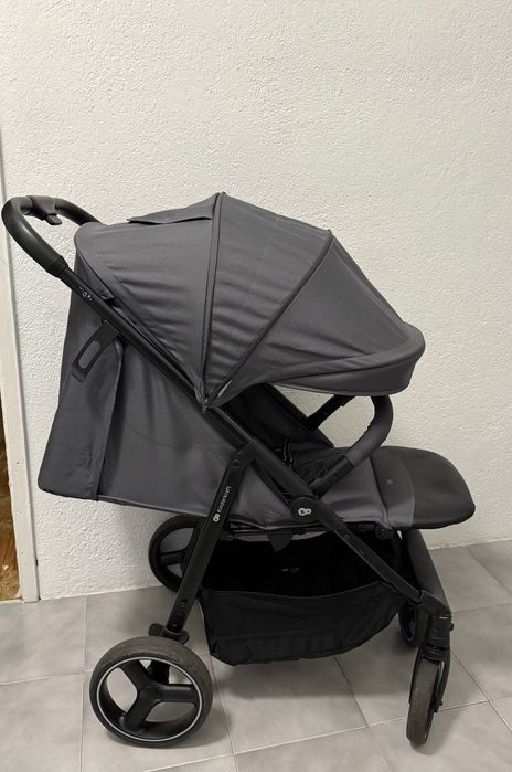 Kinderkraft количка