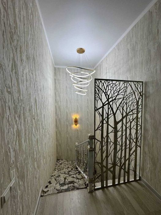 Lemonariyada 2 sotox 3 etaj kotej sotiladi