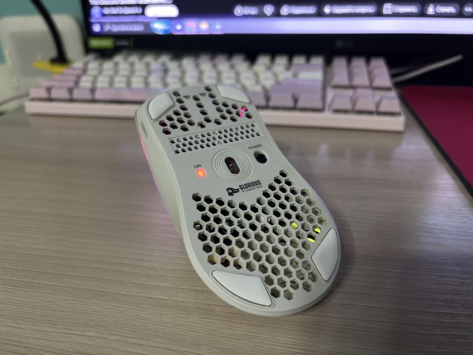 Б/У Игровая мышь Glorious Model O Wireless White