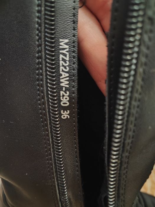 Продам демисезонные ботинки