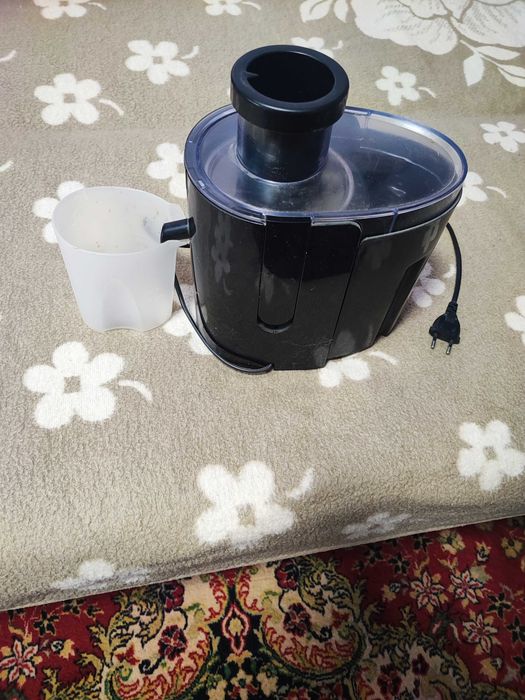 Vand storcator de fructe electric