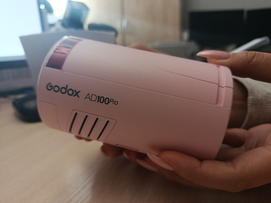Godox AD100 Pro розовый
