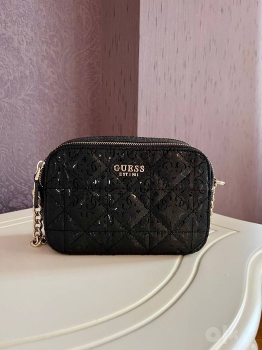 Сумка Guess оригинал носили пару раз своя цена больше 150$