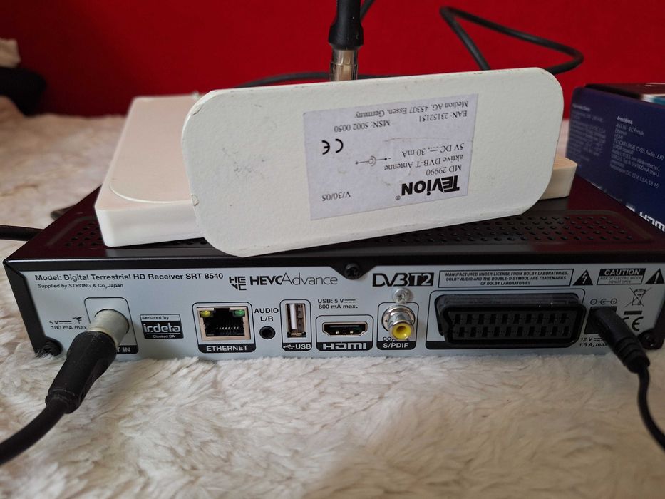 antena auto Receptor digital Strong SRT8540 DVB-T2 canale free+ antena