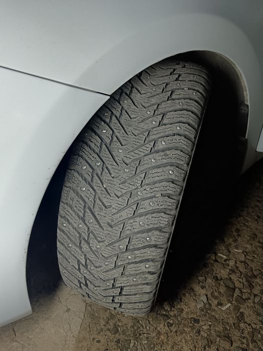 Шипованные резины размер 215/55/16. Продам или обмен