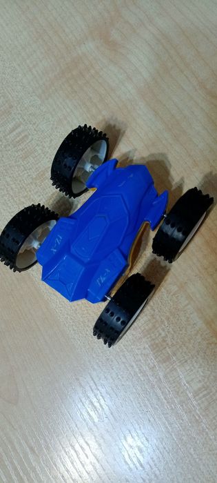 Инерционая каскадёрская машинка