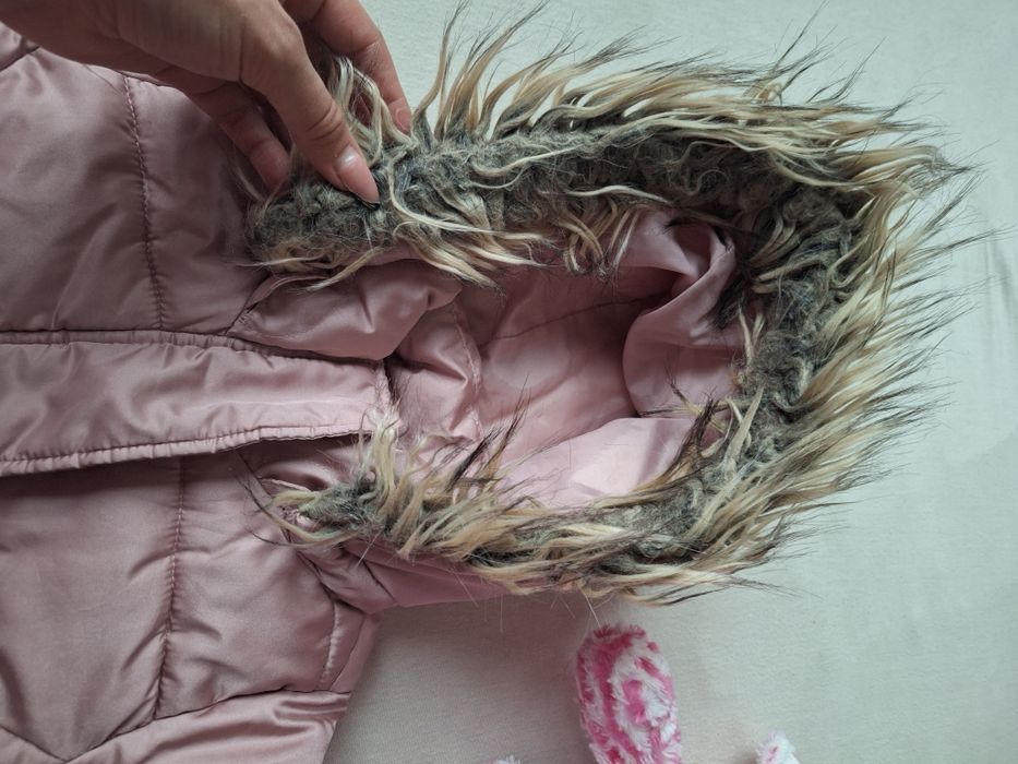 Запазено палтенце за малка госпожица размер 104