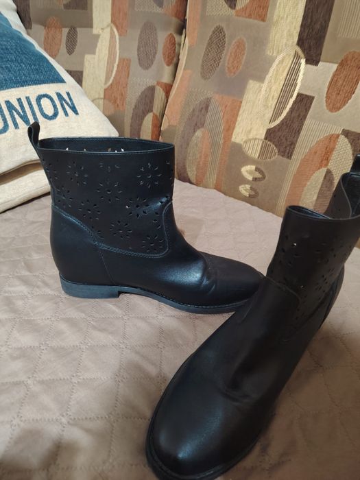 Дамски ботуши и детски39 и 40 номер