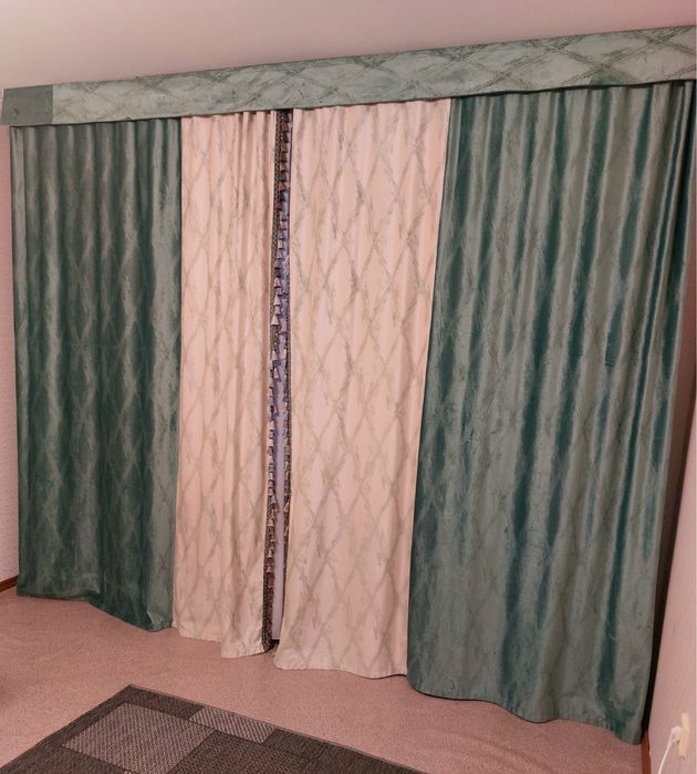 Продаётся штор с бахромой