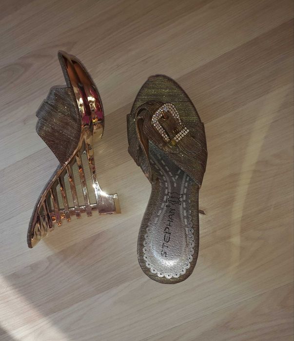 Дамски Обувки с висок ток