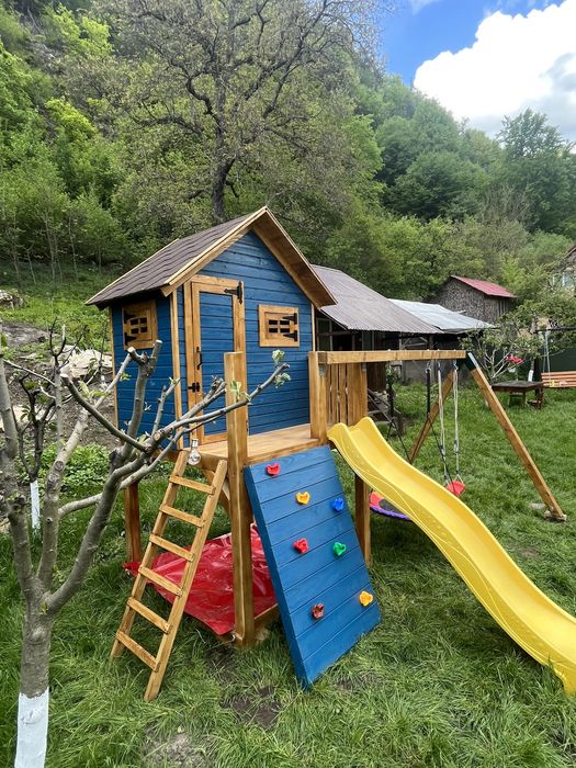 Locuri de joacă din lemn - balansoare, căsuțe, mobilier grădină