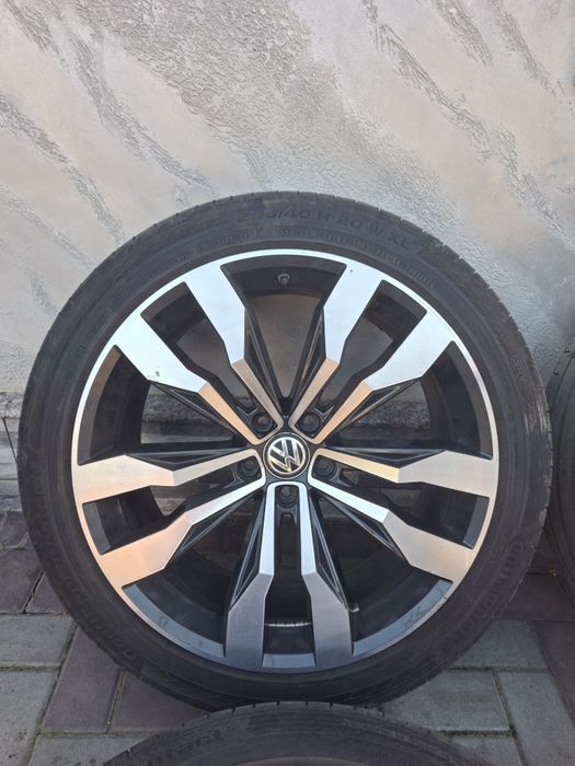 Rotii pentru masina -255/40 R20