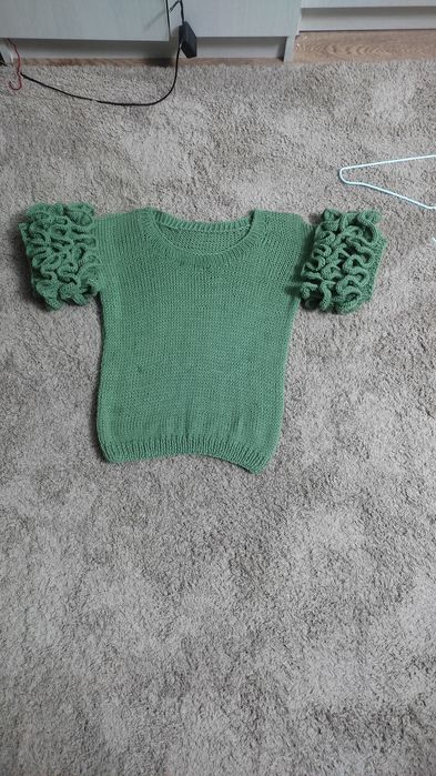 Продам детские вязаные вещи