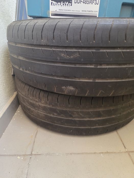 Авто шины на машина