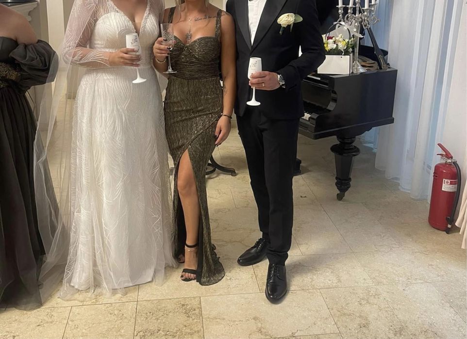 Rochie ocazie cu inserții aurii