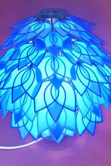 Lampă cu frunze printată 3D