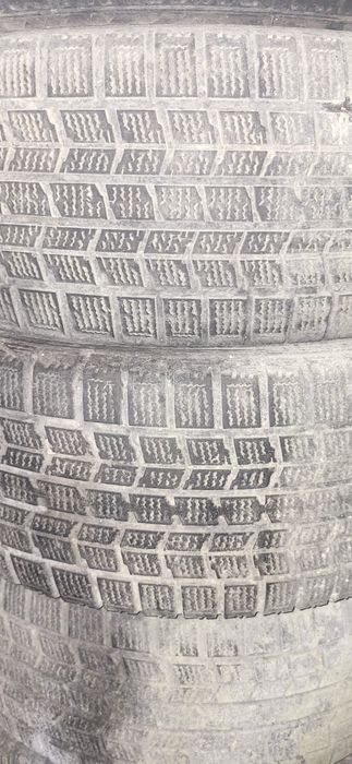 Продам резину липучка 215/55/16