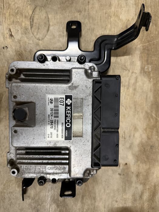 Компьютер ЭБУ от Hyundai Accent 2013г