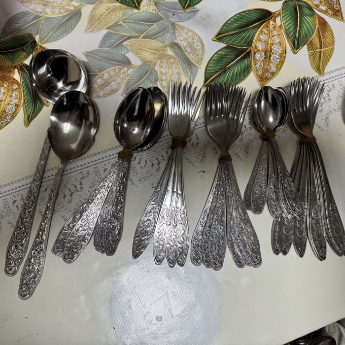 Столовые приборы