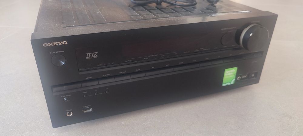 Onкуо усилвател TX-NR69