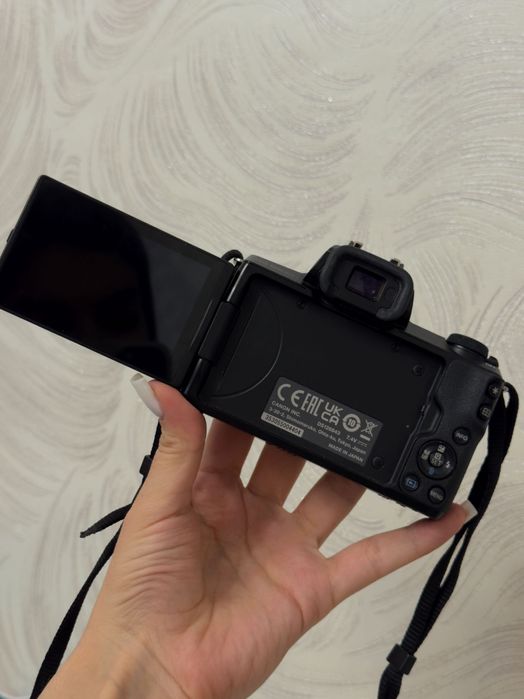 Canon EOS M50 Mark II с объективом 15-45mm