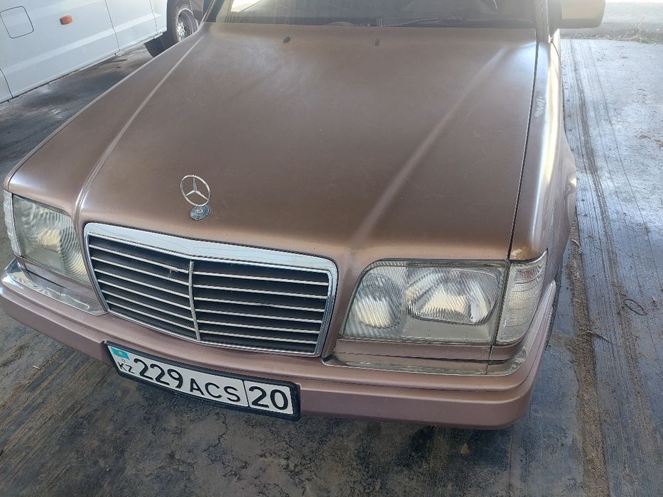 Продам мерседес бенц е 220 автомат 1995 г.в